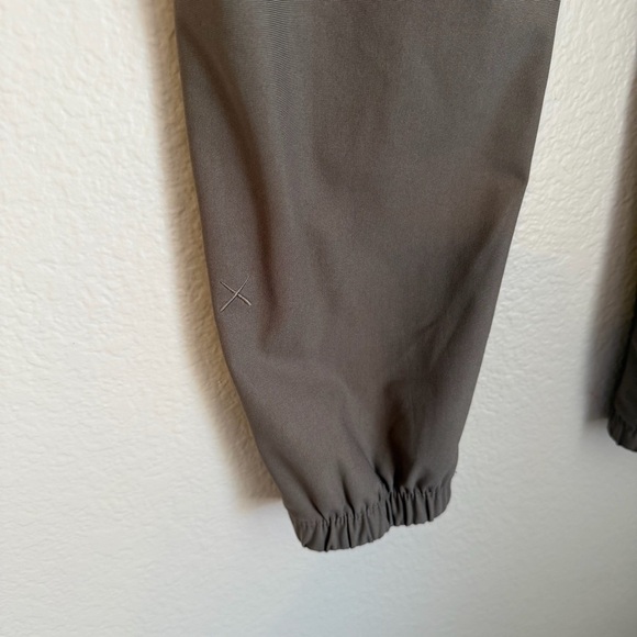 Cuts Men’s AO Slim Fit Breathable & Moisture Wicking Jogger in Canyon, Small - Picture 9 of 13